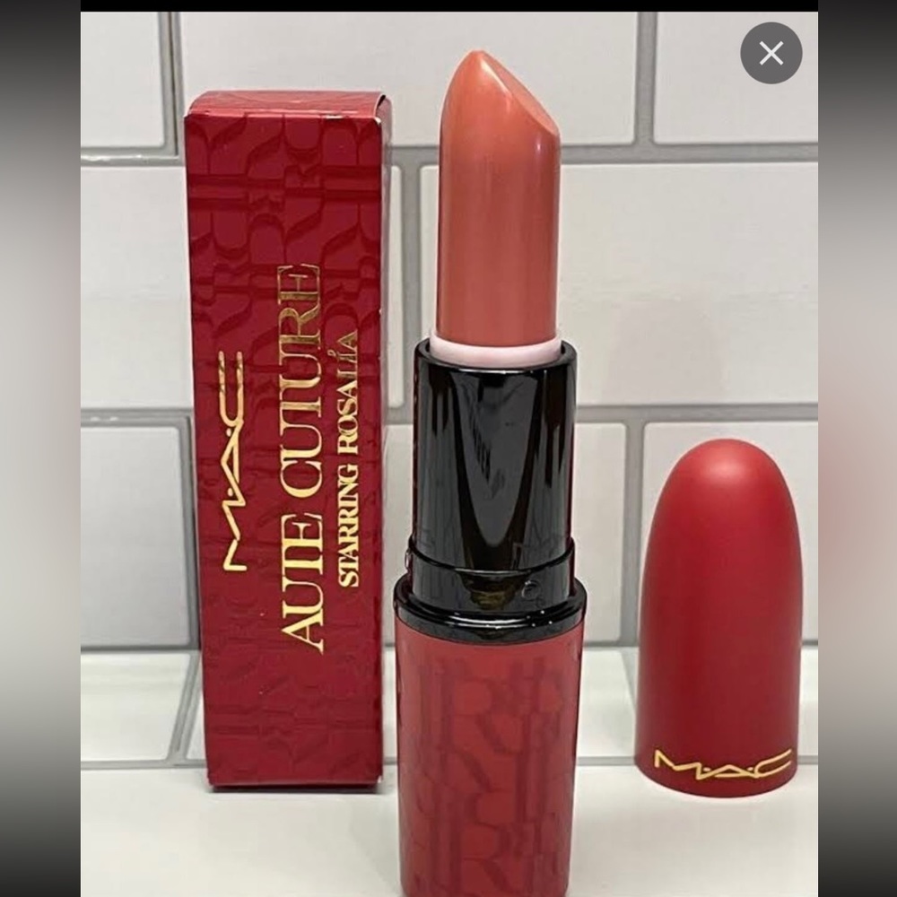 Mac lipstick in achiote